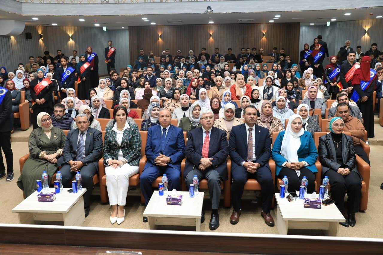 وزير التعليم العالي يتفقد منشآت جامعة المنصورة الأهلية ويشيد بالمعامل المتخصصة والإنجازات المحققة